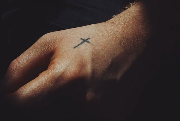 Tatuagens masculinas pequenas. Porque fazer? - Minimal Ink